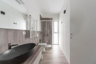 Comfy APT with Private Parking & Balcony - Milaan - 6