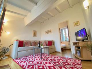 Centre of Olonzac, 2 bedrooms & private sunny rooftop terrace - Olonzac - 8