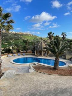 Luxury Farmhouse Villa surrounded with Nature & Farm Animals Alpacas etc - Għasri - 7
