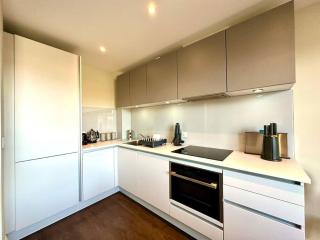 Super Trendy Apartment - Free Parking & Fast WiFi - 1 Minute walk to Poole Quay - Great Location - Free Parking - Fast WiFi - Smart TV - Newly decorated - sleeps up to 2! Close to Poole & Bournemouth & Sandbanks - 7