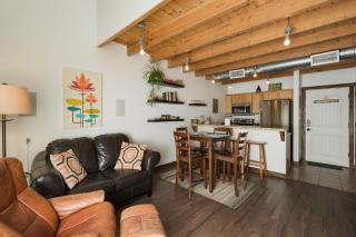725 E College Unit 8 - 9