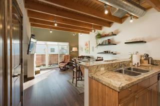 725 E College Unit 8 - 7