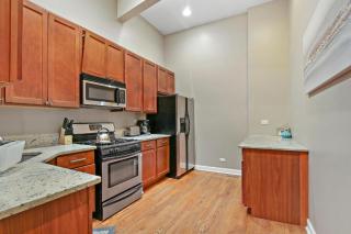 Splendid 4BR Apt close to Bars & Restaurants - Damen 1R - Chicago - 1