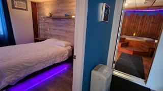 Petit studio très intime, avec spa intérieur au coeur de Shawinigan - 3