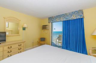 Updated Ocean View Studio- Sea Mist 51307 - 8