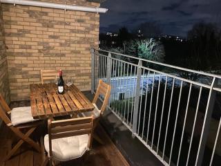 Stunning Double Bed Flat with Private Balcony & Free Parking - Londres - 6