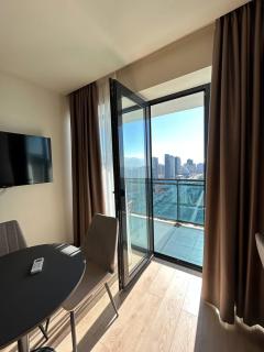 Двухкомнатная квартира с потрясающим видом на море в Orbi Beach Tower - Batumi - 7