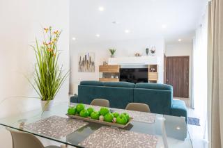 H4- Modern Penthouse with Large Terrace and Views - San Ġwann - 1