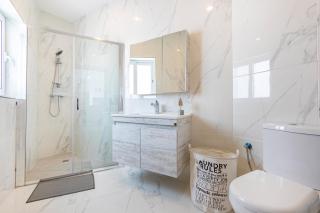 H4- Modern Penthouse with Large Terrace and Views - San Ġwann - 4