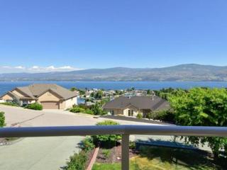 Lake view yellow house by winery resort - 1