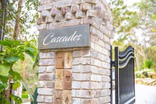 Stunning Peaceful Holiday Haven with Waterfall - 4