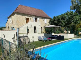 Picturesque renovated farmhouse with pool - 8