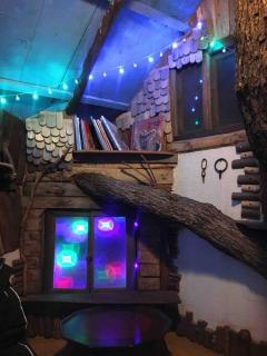 Mizuno San's Tree House - - 1