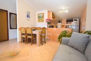 Apartment Paula - Njivice - 6