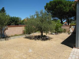 Villa 4 pièces, 10 couchages, jardin, terrasses, à 900m de la plage, Saint-Cyprien - FR-1-106-35 - Saint-Cyprien - 2