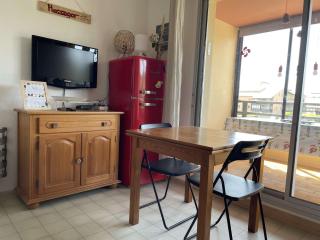 Appartement Charmant avec Piscine, Tennis et Parking à Capbreton, Proche Océan et Port de Plaisance - FR-1-239-880 - 9