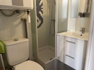 Appartement 2 Pièces/Cabine avec Balcon et Parking Privé – 200m Plage, Climatisé, Animaux Acceptés - FR-1-229D-116 - 2