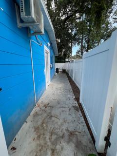 Upscale Unique Studio, Private Yard And Entrance - 3