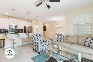 4 Bedrooms 3 Bathrooms Storey Lake 4853 Rc - 1