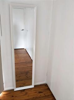 Stylish Master Suite + Private Bathroom + TV FREE Parking Pet Friendly - Glenfield - 5