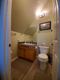 Sunkissed 3BR beach getaway - dog-friendly fenced yard, firepit, glimpse ocean views, near beach access, sleeps 8 - 2