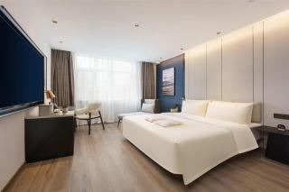 Dalian Airport Yingke Road Atour Hotel - 1