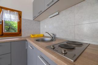 Garden apartment - Baška - 1