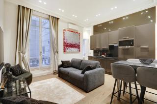 Pick A Flat's Apartment in Triangle d'Or - Pierre 1er de Serbie - Paris - 6