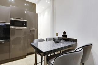 Pick A Flat's Apartment in Triangle d'Or - Pierre 1er de Serbie - Paris - 4