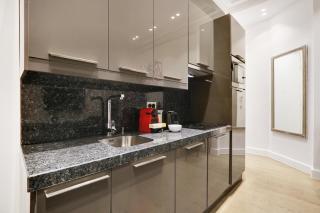 Pick A Flat's Apartment in Triangle d'Or - Pierre 1er de Serbie - Paris - 3