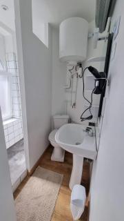 Semi studio Studio - Le petit Château Avesnois - TV - WIFI - Sdb Privée - Cuisine Partagée - Avesnes-sur-Helpe - 3