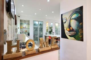 Luxury villa with a heated pool, Jakuzi and a sea view 70m from the beach - 4