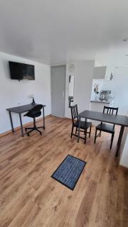 Studio en rez-de-chaussée - Le petit Château Avesnois - TV - WIFI - Logement Entier - Avesnes-sur-Helpe - 7