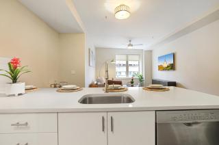 Peaceful Condo Walking Distance to Bourbon Street - New Orleans - 1
