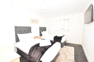 3 Bedroom Apartment in a Quiet Location - 8