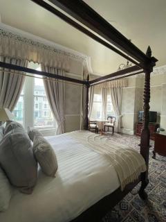 Montclare - Llandudno - 1