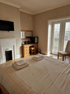 Broadway House - Laugharne - 2