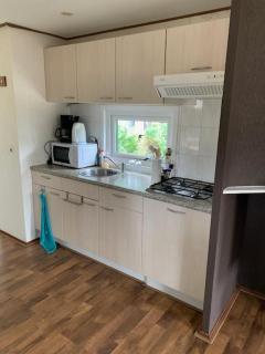 Ruim chalet op de Veluwe in Beekbergen op recreatiepark Topparken met vrije tuin en eigen parkeerplaats - 4