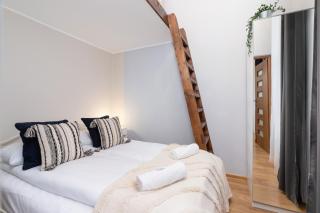 Mezzanine Retro Apartment Strzelecka Old Town by Noclegi Renters - Krakow - 9