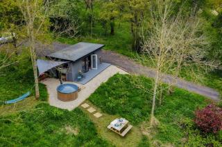 Lakeside Eco Lodge- 'Heron' - Bishampton - 0