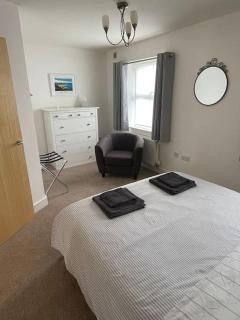 2 Bedroom Ground Floor Flat - 2