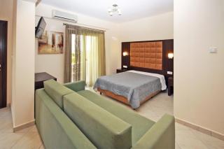 Stamos Apartments and Studios - 4