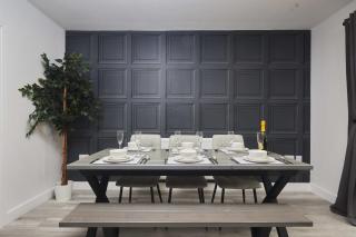 Luxurious 4Bedroom House By Homebird Property Management Short Lets & Serviced Accommodation Leeds With Private Parking, Large Garden & Patio Area - Leeds - 9