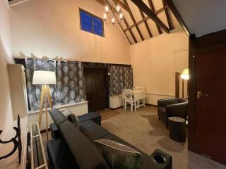 Cosy Cottage next to Farmers Arms Country pub. - Gloucester - 7