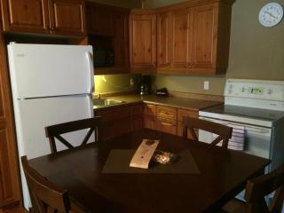 Cloverleaf Cottages - Oxtongue Lake - 9