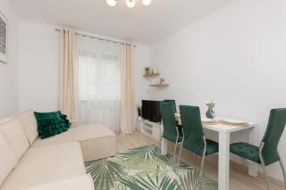 Metro Bemowo Two-Storey Apartment Pełczyńskiego by Noclegi Renters - Warsaw - 6