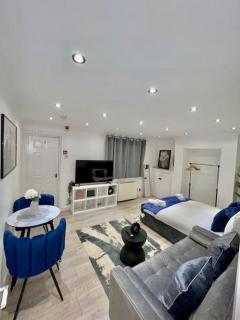 Stylish Cosy Studio Apartment - Kent - 3