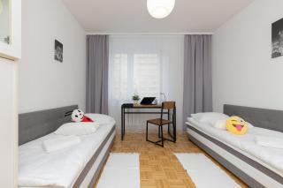 Family Apartment Bogatyńska Bemowo by Noclegi Renters - 6