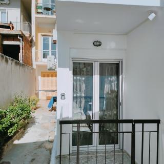Seaside apartment - Agioi Theodoroi - 3