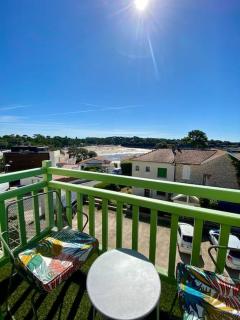 Studio lumineux sur balcon avec vue mer et plage - 5